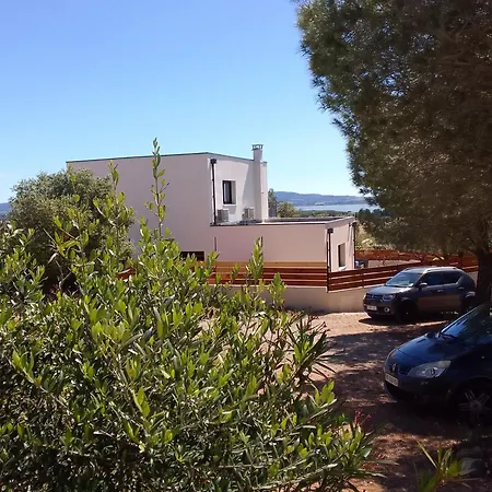 De L'etang Proche Des Grands Buffets 4* Narbonne