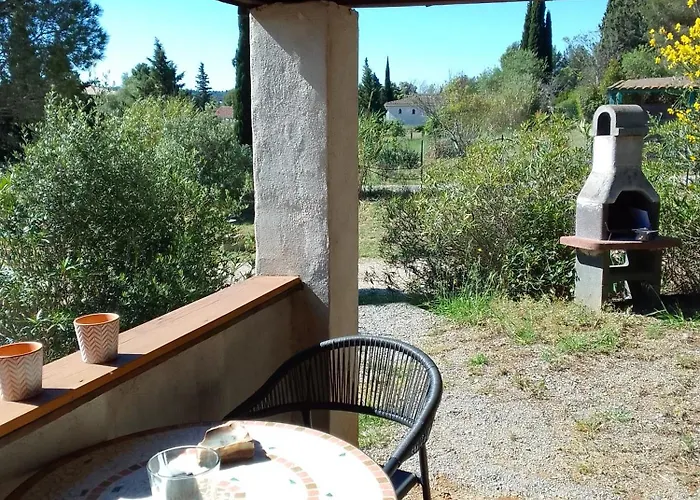 De L'etang Proche Des Grands Buffets Casa de hóspedes 4*