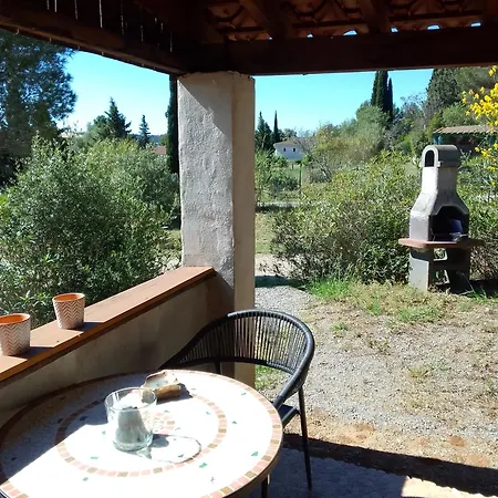 De L'etang Proche Des Grands Buffets Guest house *